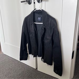 Abercrombie & Fitch Cropped Denim Jacket